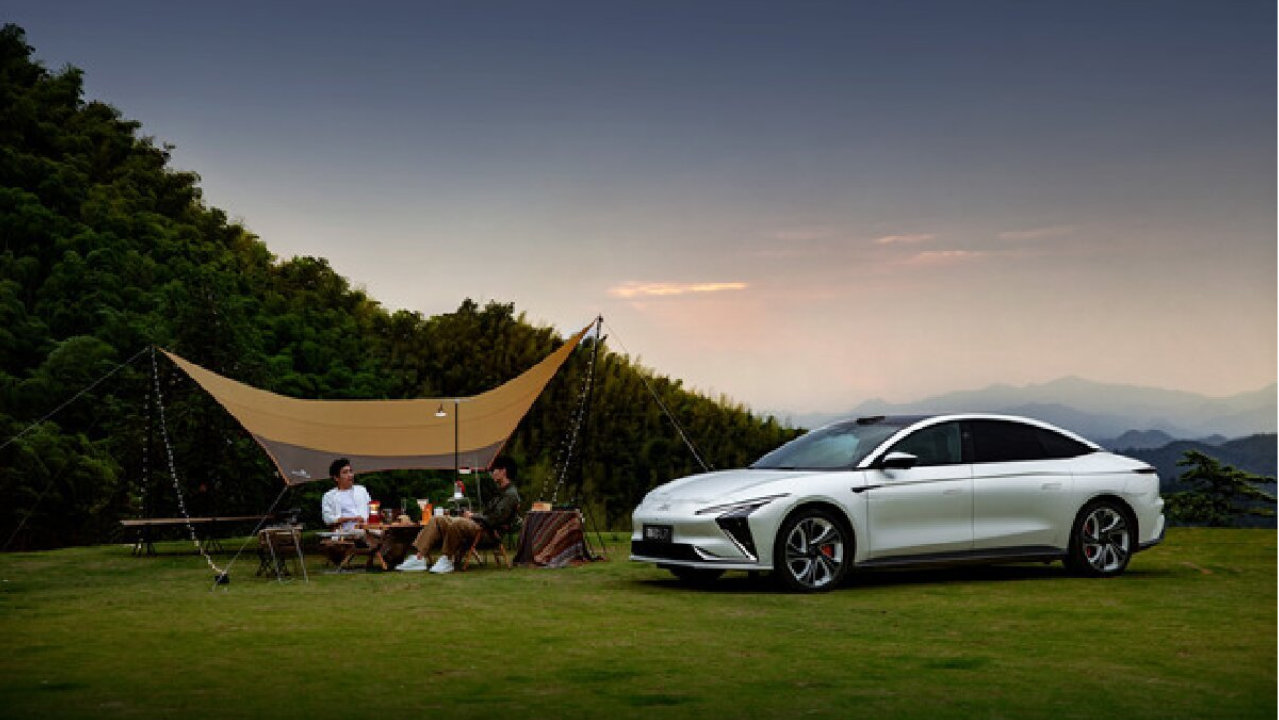 首搭千问大模型！智己重磅发布AI超级智能体，智己LS8即将开启预售