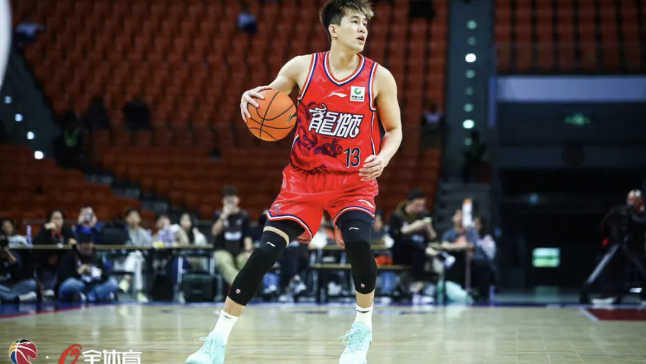 郭艾伦否认被骗千万，“罗生门”背后的运动员投资困局