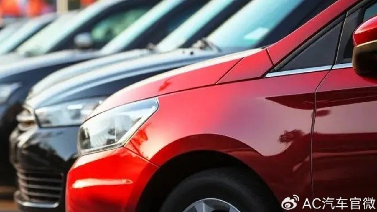 马斯克说“10年后没人自己开车”：智驾“消灭”事故车，谁更慌？