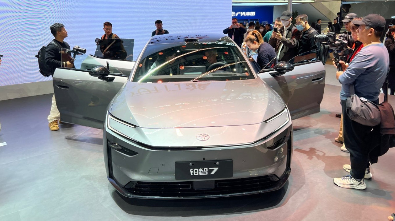 20万买D级车？鸿蒙座舱 + 高阶智驾 广丰铂智7亮相广州车展