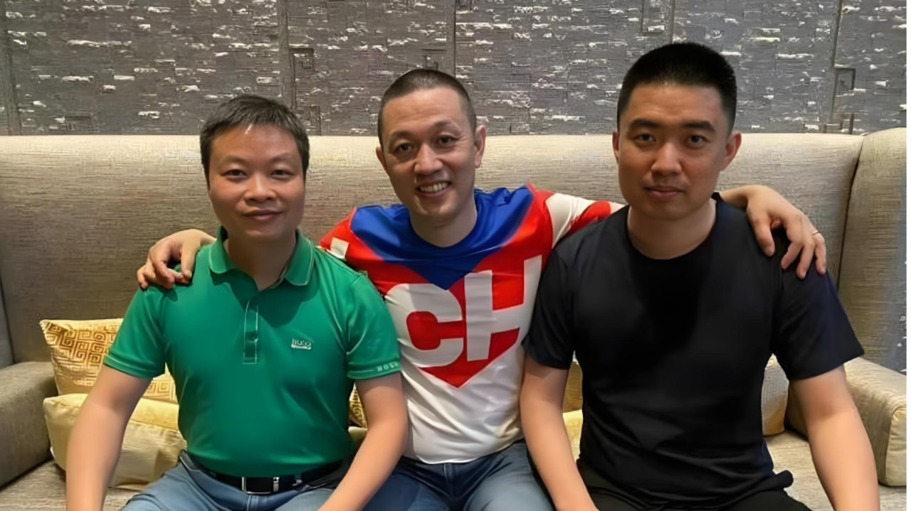 十年“缠斗”，蔚小理重回同一起跑线，还被“两年级新生”压着打