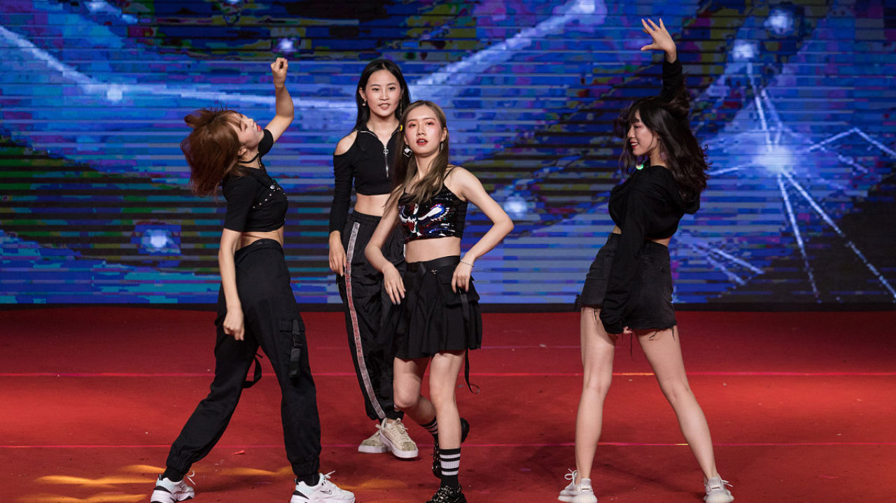 TF家族四代亮相背后：解码李飞的偶像制造流水线