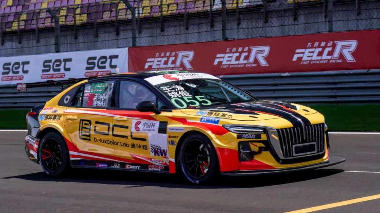 年度回顾 | 初试锋芒，技术砺剑 回首北京飞资赛车队的耀眼征程