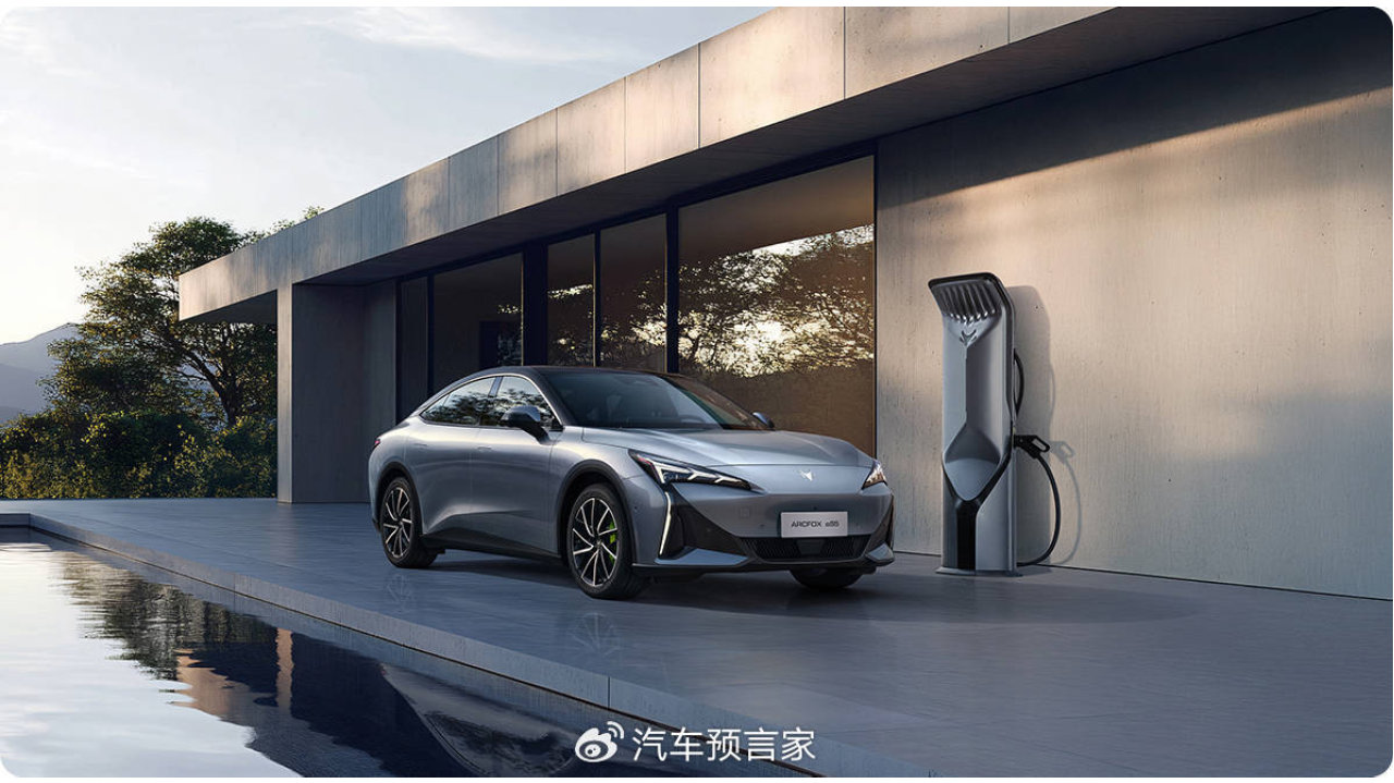 销量翻倍的补能密码！极狐补能网覆盖广，到哪都能充超省心