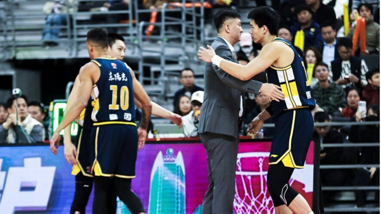 广东休赛期“3换2”大交易，如今再回首，盈亏难判！