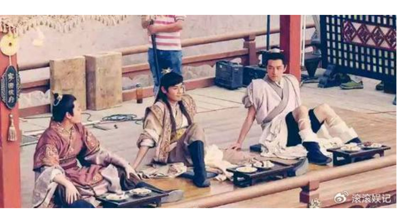 未公开的胡歌《琅琊榜》幕后搞笑花絮，最后他的兰花指太迷人了