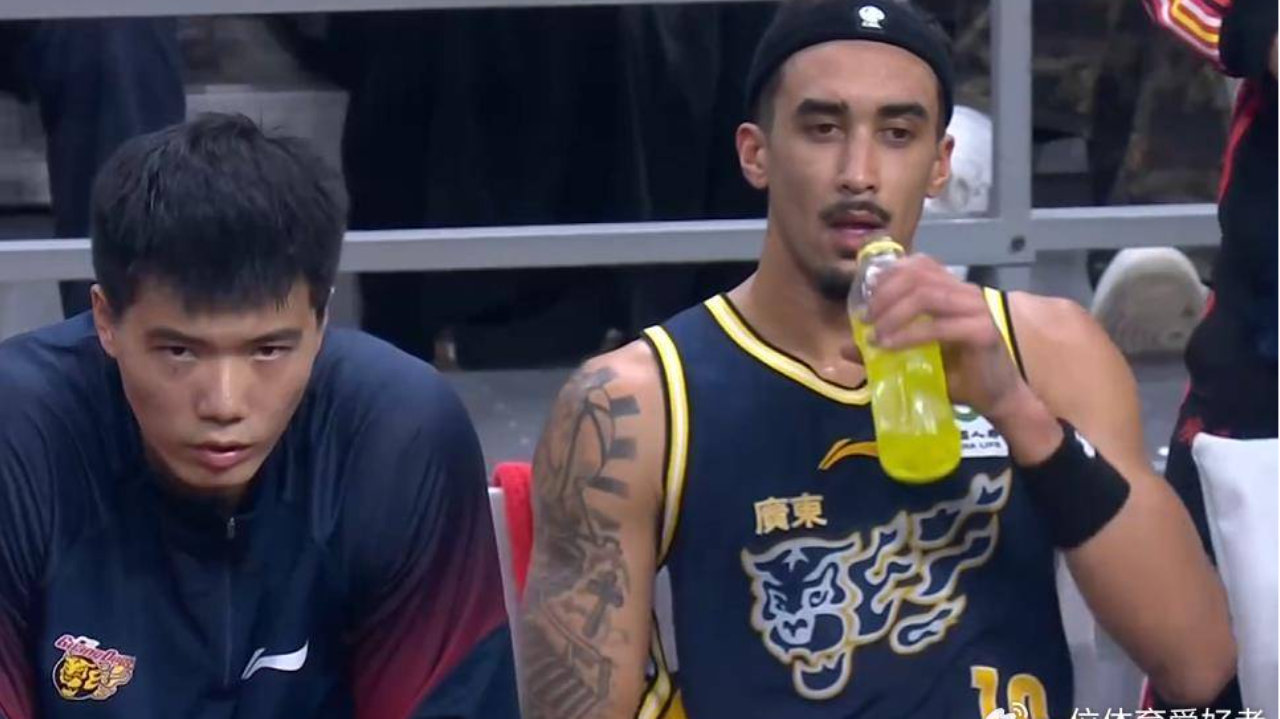 广东98-89迎4连胜！萨姆纳39分4板6助2断，杜锋赞1小将，数据出炉