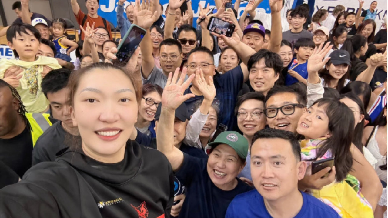 韩旭伤愈回归仅登场10分钟膝盖再度扭伤 珀斯山猫女篮大胜南区飞人