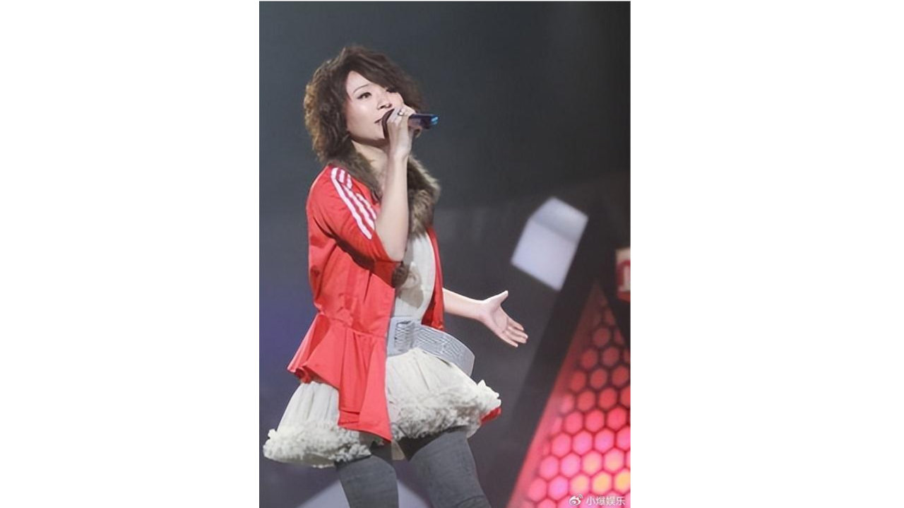 撕掉最惨超女标签！黄雅莉：住5㎡房车年入80万，13年异地恋修成正果