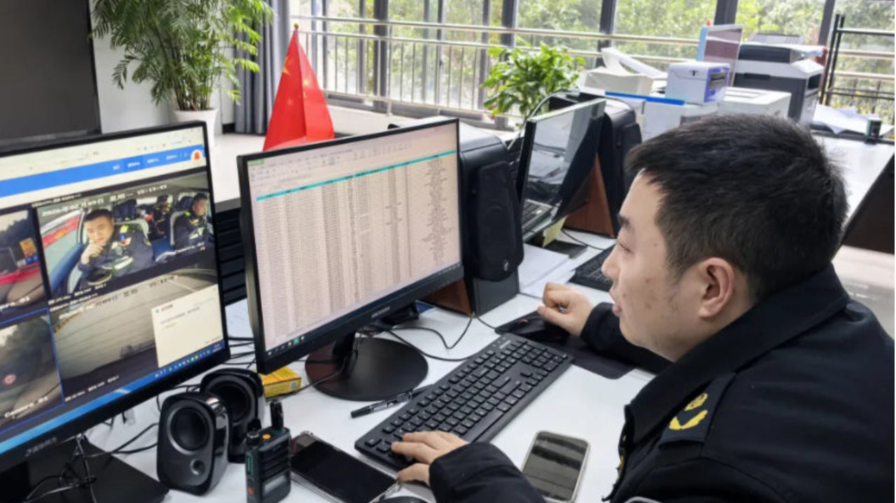 大数据查出，50位单证网约车司机，15人到案接受处理！