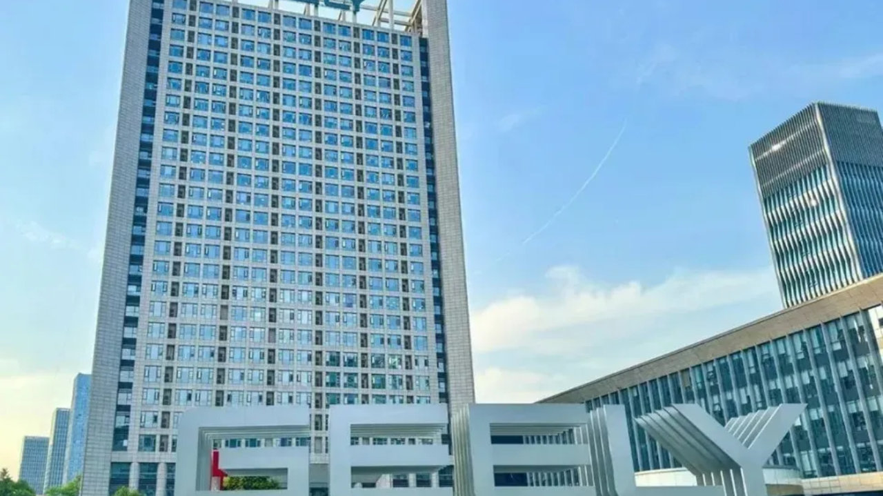 一家民营车企独立招收博士后，为何省政协副主席高度评价？