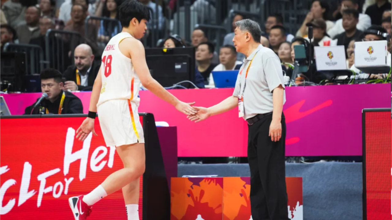 全运会曾打爆韩旭，世预赛两战2分3板，球迷：为何带她不带刘禹彤