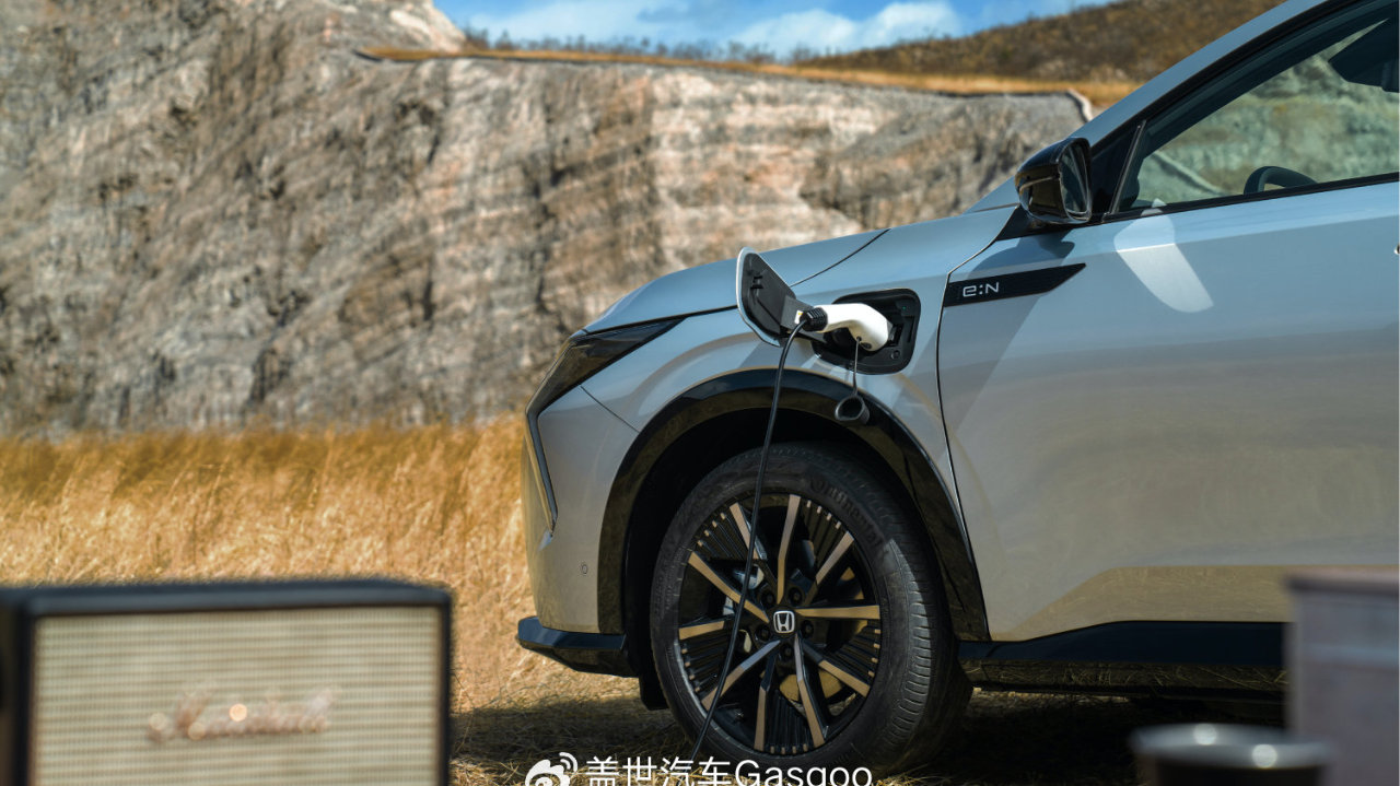 国际车企电动化退潮：700亿美元减值背后，谁在踩刹车？