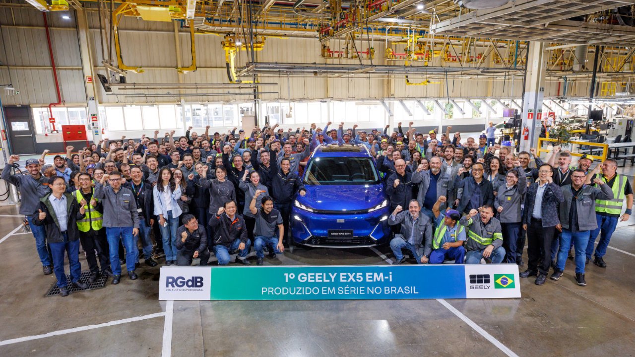 吉利雷诺巴西合作成果落地 Geely EX5 EM-i本地投产下线