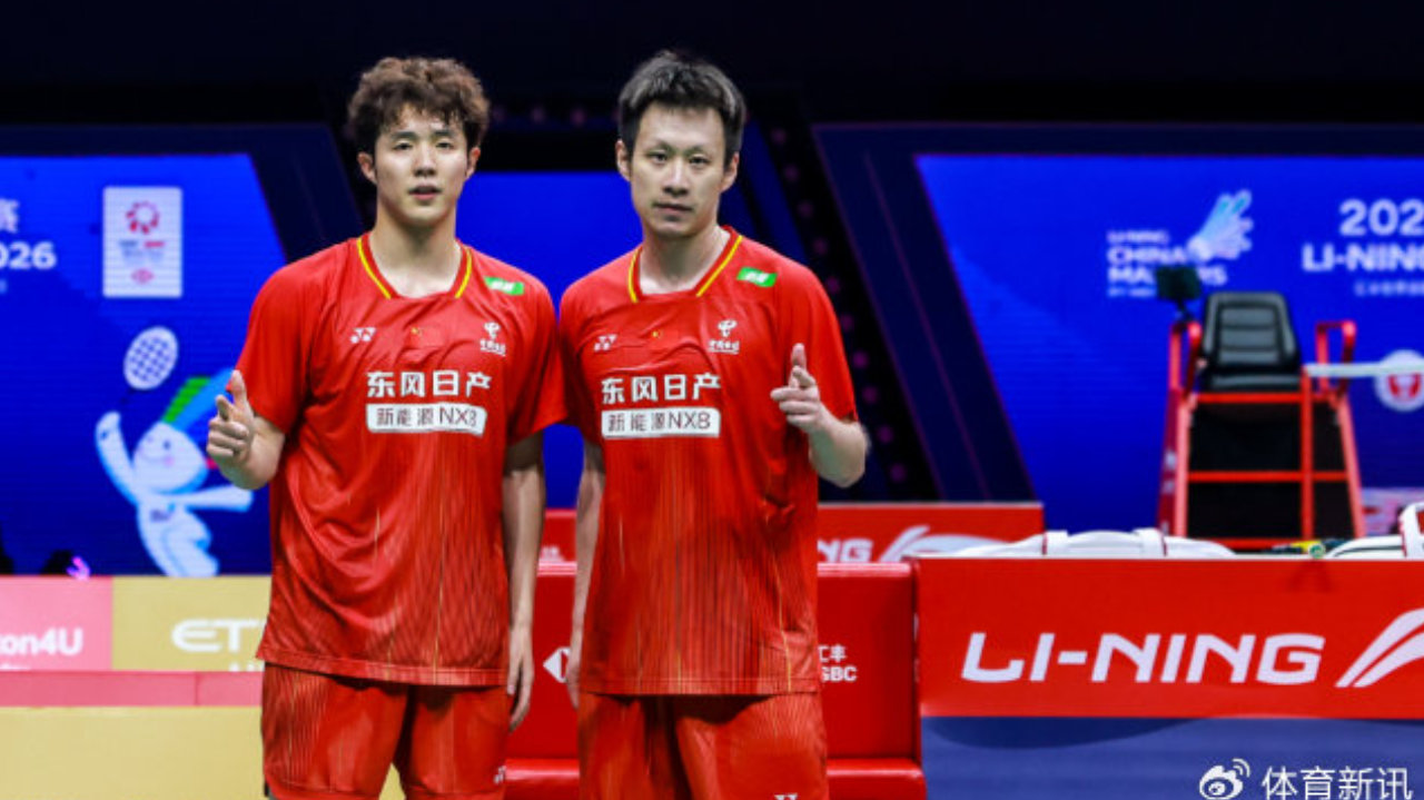 中国大师赛，何济霆/任翔宇2-0李哲辉/杨博轩挺进次轮
