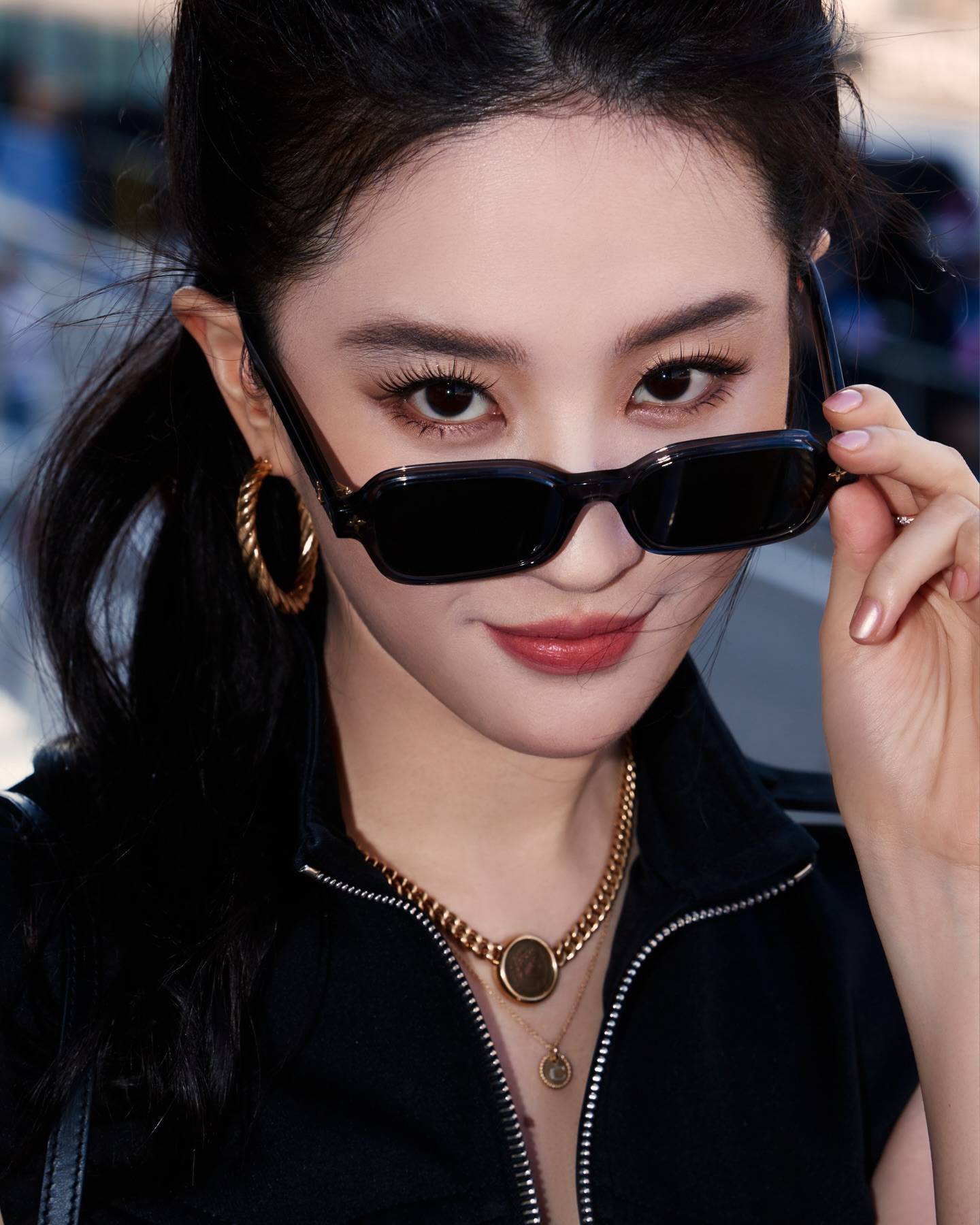 刘亦菲亮相阿布扎比F1大奖赛收官战，F1 in Abu Dhabi️