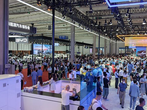 长春汽博会：为“风景这边独好”增新添彩