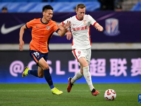 足球——中超：青岛海牛胜长春亚泰