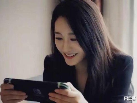 50岁李小冉被爆离婚早有准备，于和伟所言非虚