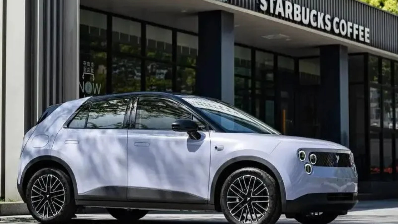 比mini+smart合一起还多，萤火虫到底做对了啥？