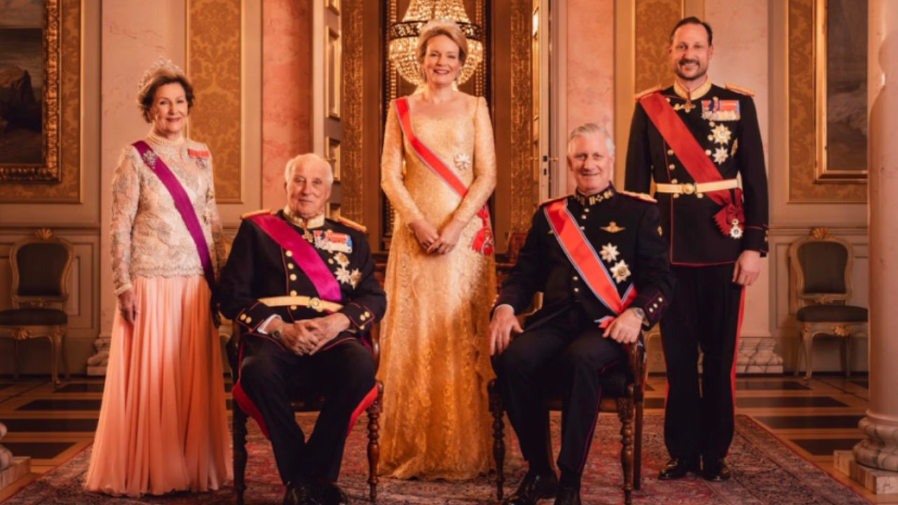 “欧洲最高王后”惊艳国宴，100年钻石王冠惹眼，却也充满悲情