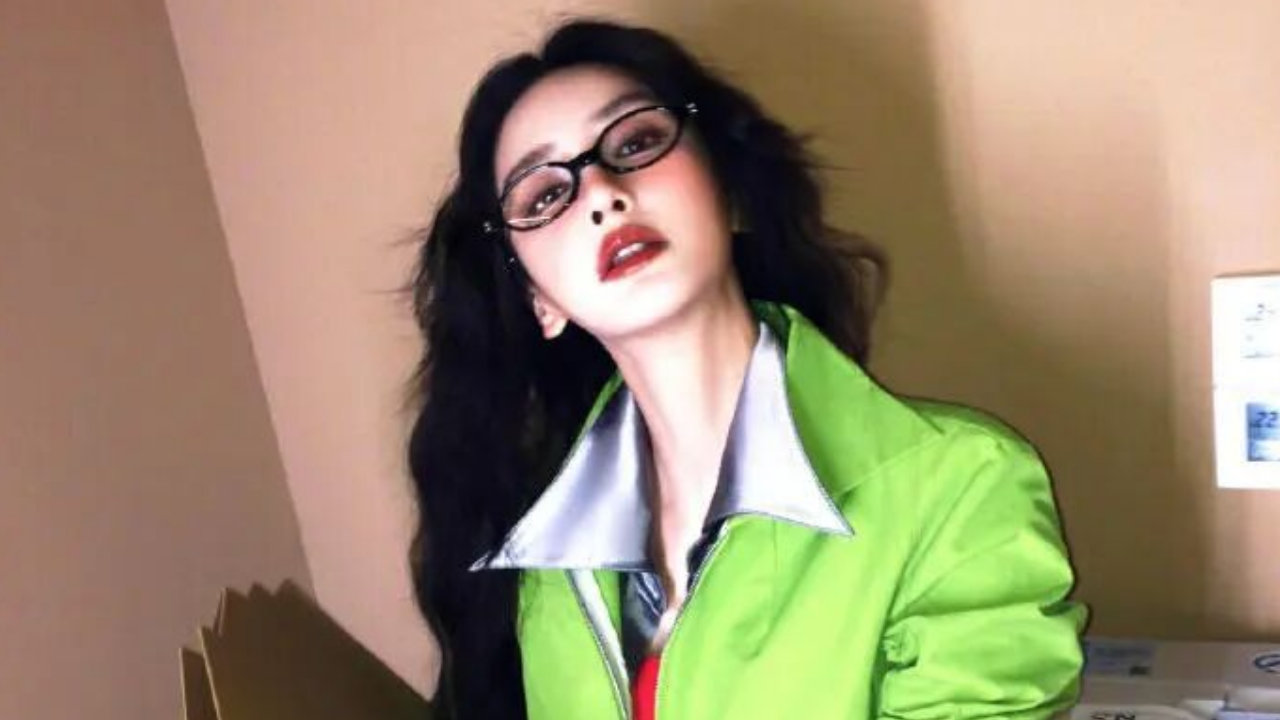 Angelababy 这组 VOGUE 是糊的：37 岁的脸，藏在 19 岁的像素里