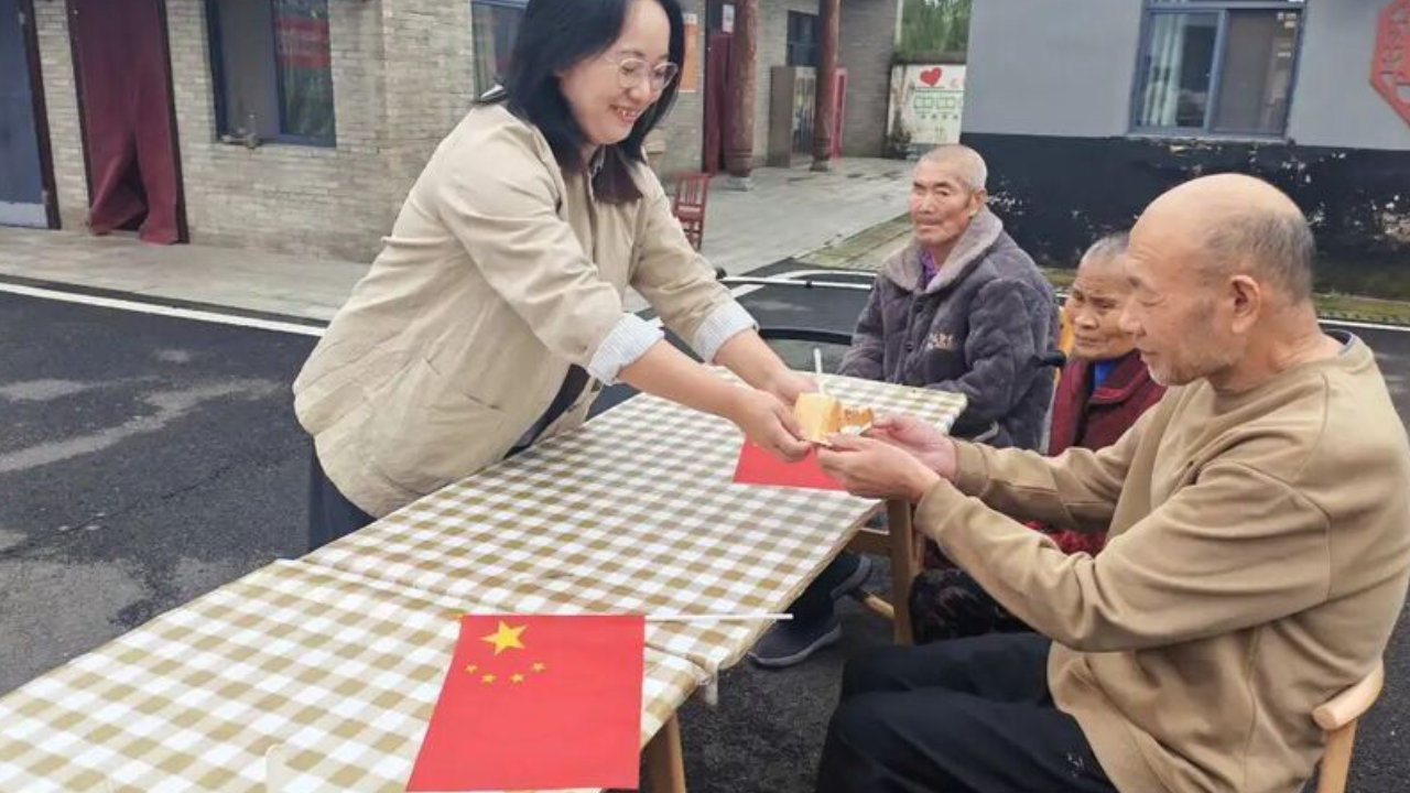 重阳佳节送温情 信阳市平桥区城阳城址管委会与老人们共度暖心节日 重阳佳节送温情 信阳市平桥区城阳城址管委会与老人们共度暖心节日