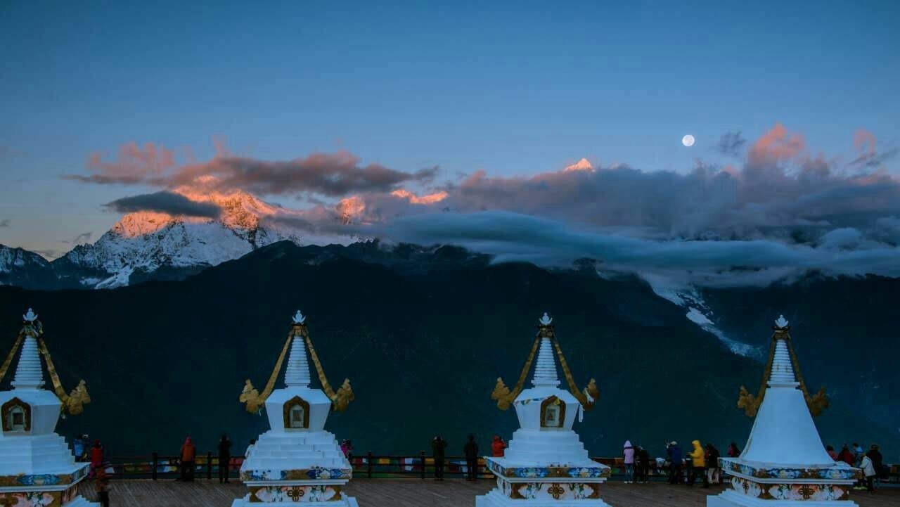 梅里雪山 - 日月同辉,我想和你一起去梅里雪山数星星