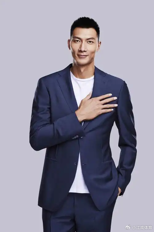 正式复出，易建联执教广东？现身教学内线脚步，谁注意广东举动