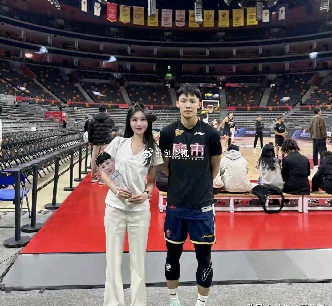 宏远冠名加“东莞”二字，杜锋给崔永熙派活，徐杰赛后撒糖甜炸了