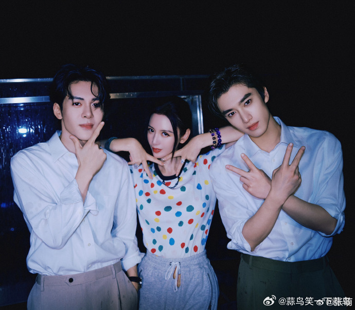 张萌担任曾舜晞张康乐新剧制片人并助力宣传