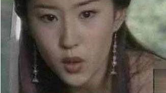 那些让人哭笑不得的穿帮镜头：白子画高度近视，赵丽颖洗澡露了啥