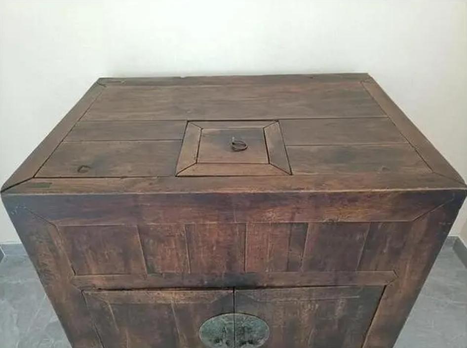 古代有种机关家具叫“闷仓柜”，打开有秘诀，宝贝藏在哪里找不到插图10