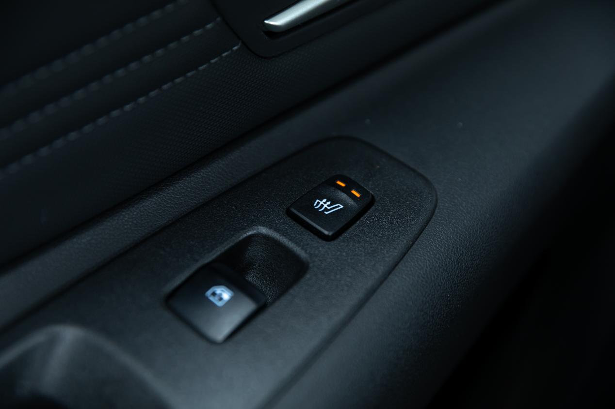 锋芒个性or 生活顾家, 全新 伊兰特和大众朗逸怎么选?