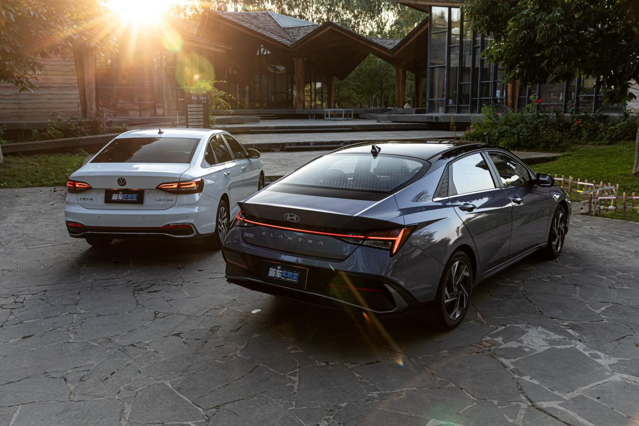 锋芒个性or 生活顾家, 全新 伊兰特和大众朗逸怎么选?