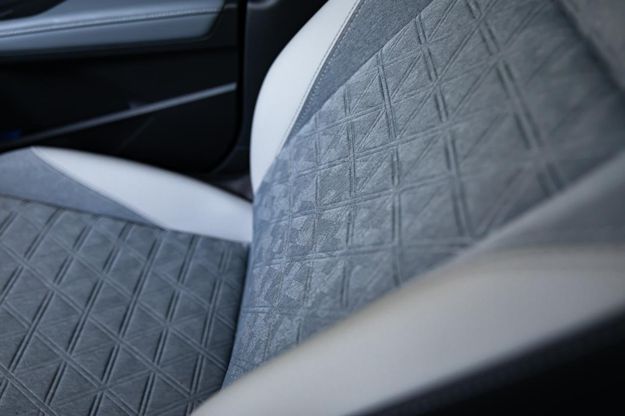 锋芒个性or 生活顾家, 全新 伊兰特和大众朗逸怎么选?