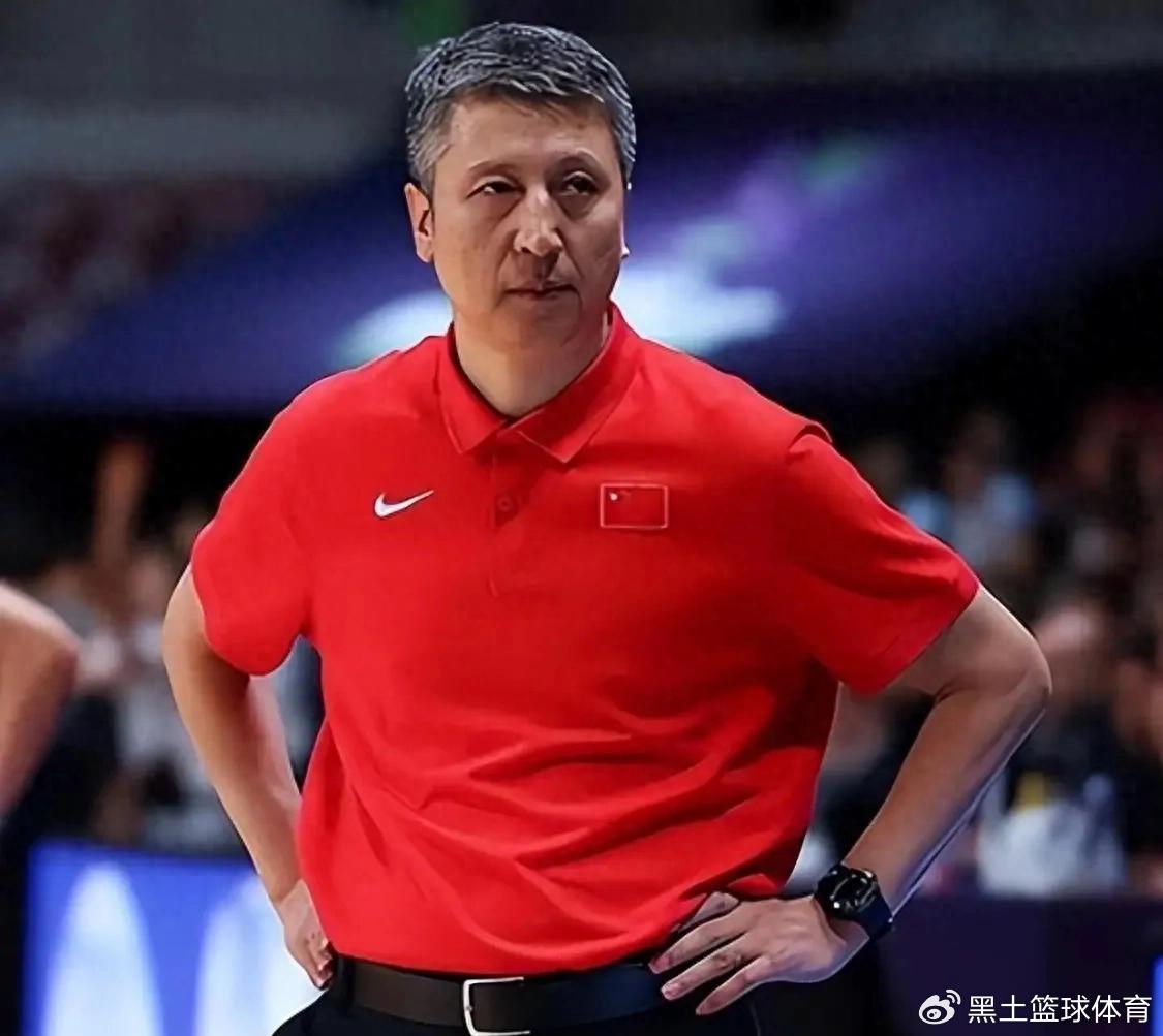 中国男篮热身赛二连败！媒体人质疑郭士强，长期集训再引争议