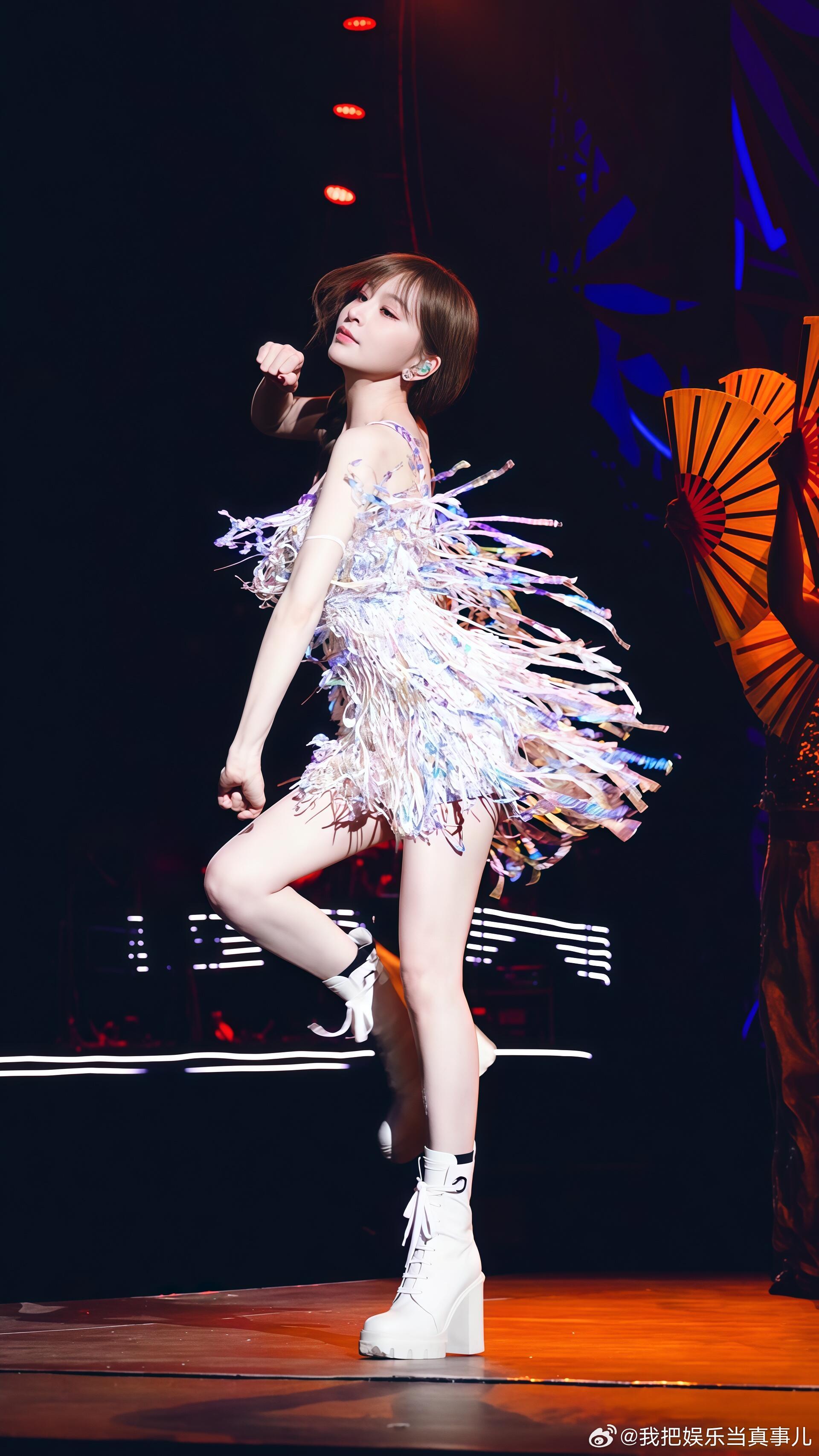 王心凌演唱会激光效果强烈，粉丝被提醒关闭闪光灯