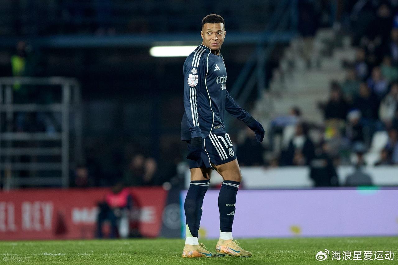 姆巴佩与巴黎圣日耳曼双赢：皇马金靴与巴黎六冠王的现代足球寓言