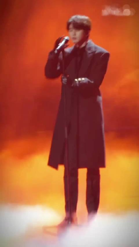 也没人说蔡徐坤唱功四年前就这么强了啊