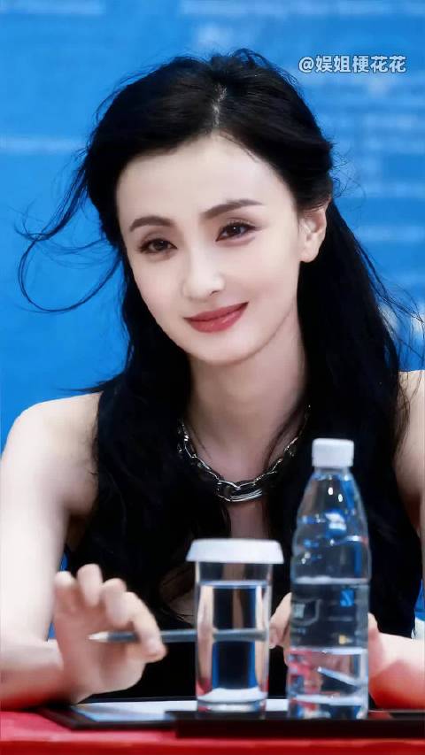 在你面前，我总是自卑又怯懦