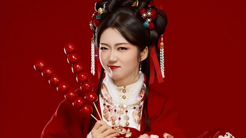 36岁孙怡凭″糖葫芦精″出圈：轻熟女的甜飒美学才是最高级少女感