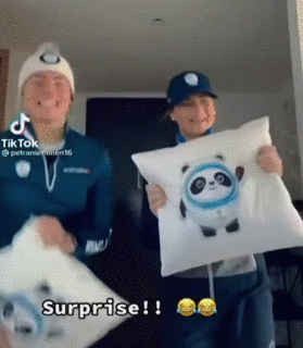 被记者疯狂购买、成外国选手最爱……谁能拒绝冰墩墩呢?休闲区蓝鸢梦想 - Www.slyday.coM 被记者疯狂购买、成外国选手最爱……谁能拒绝冰墩墩呢?休闲区蓝鸢梦想 - Www.slyday.coM