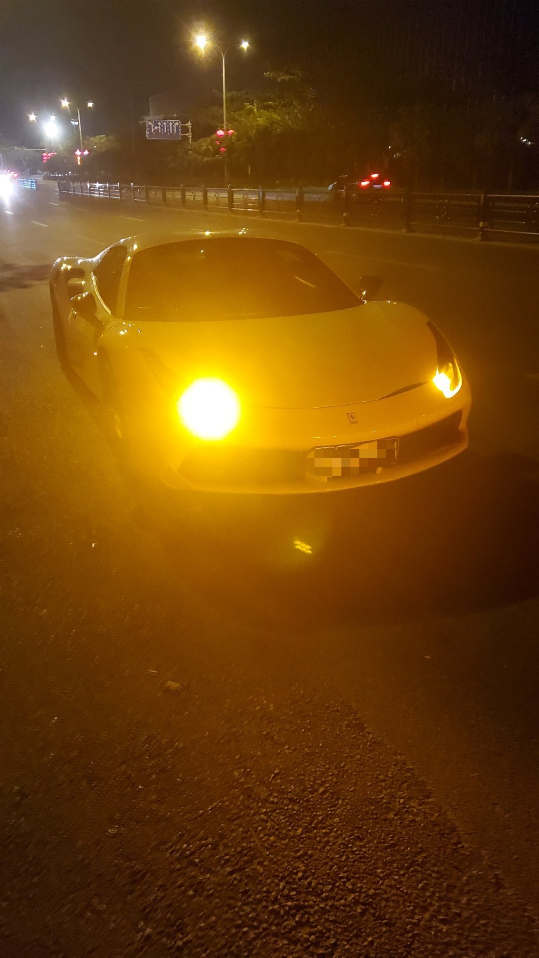 车友私信我，昨天与法拉利碰擦，本来慌的一匹……