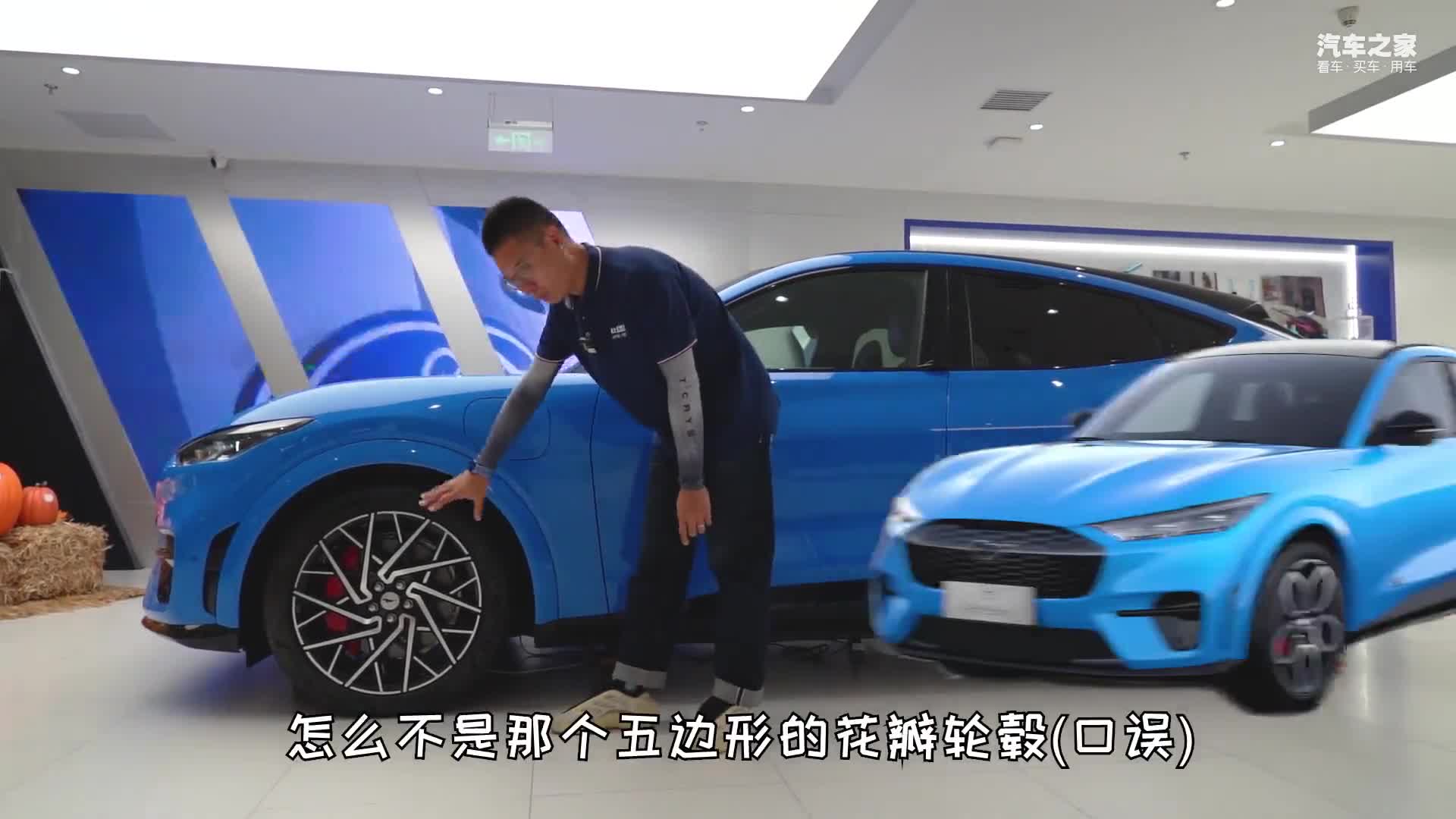 帅过特斯拉Model Y，价格更便宜，到店实拍福特“电马”SUV