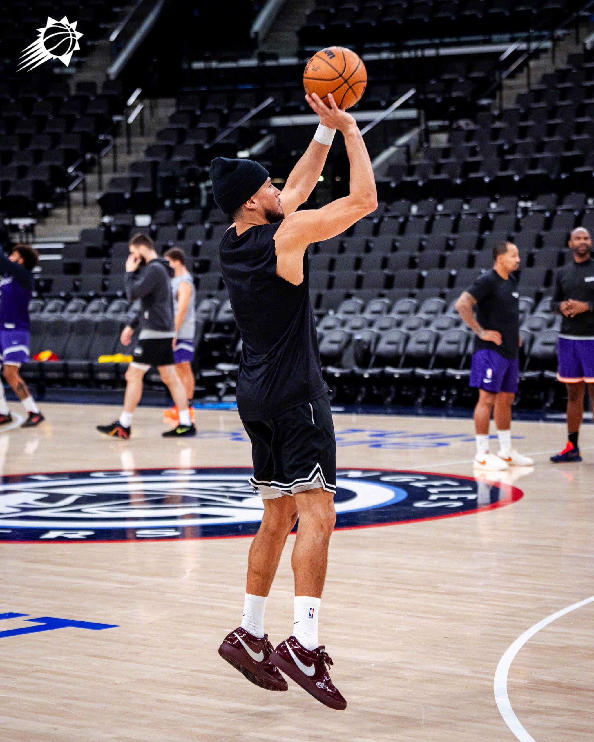 布克上脚雪佛兰Impala灵感Book1PE球鞋，现场实拍引配色疑问