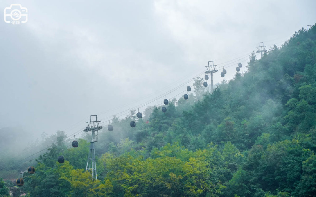 巫山十二峰最靓丽的净坛峰,比神女峰还美,可惜知道