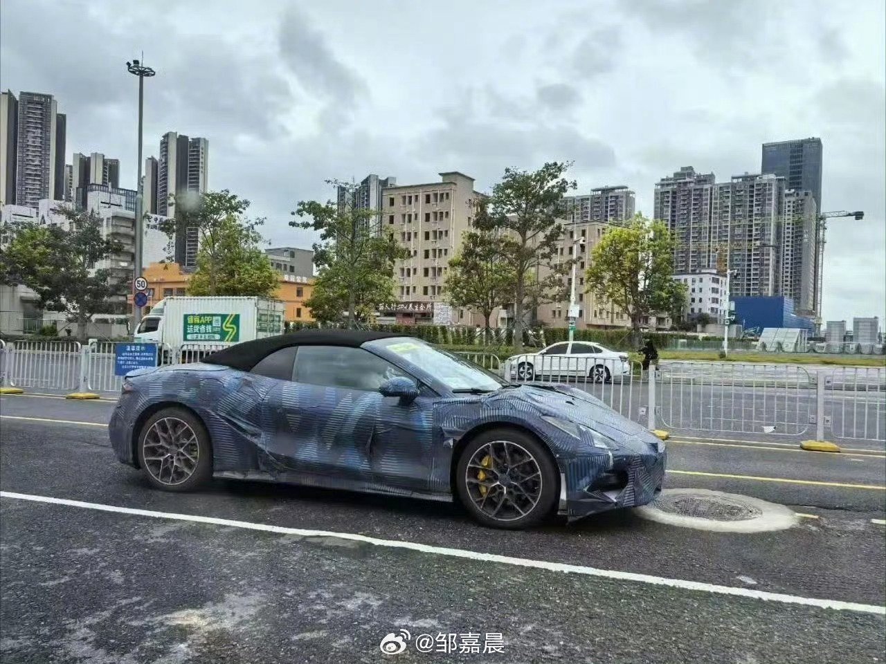 腾势居然做敞篷跑车了！话说这种车多少你们愿意入手