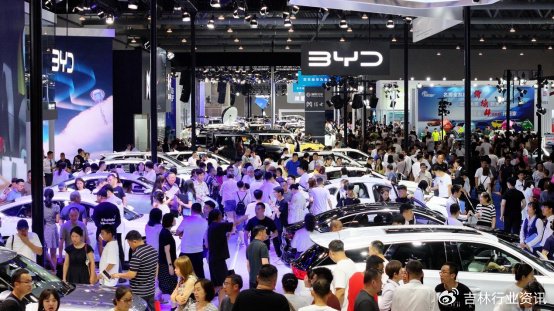 带火汽车城 第21届长春汽博会成为拉动经济的“夏日引擎”