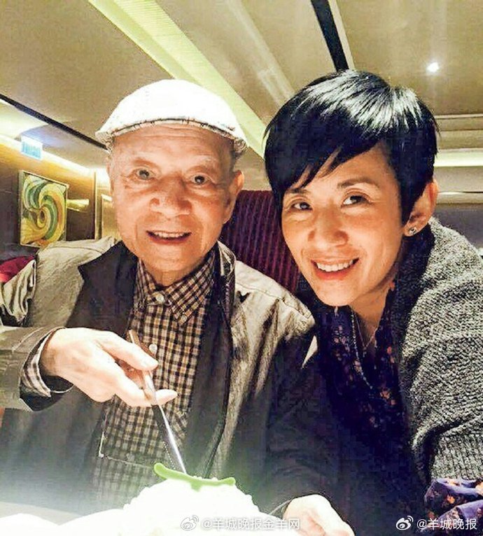 吴君如发文悼念父亲夏春秋